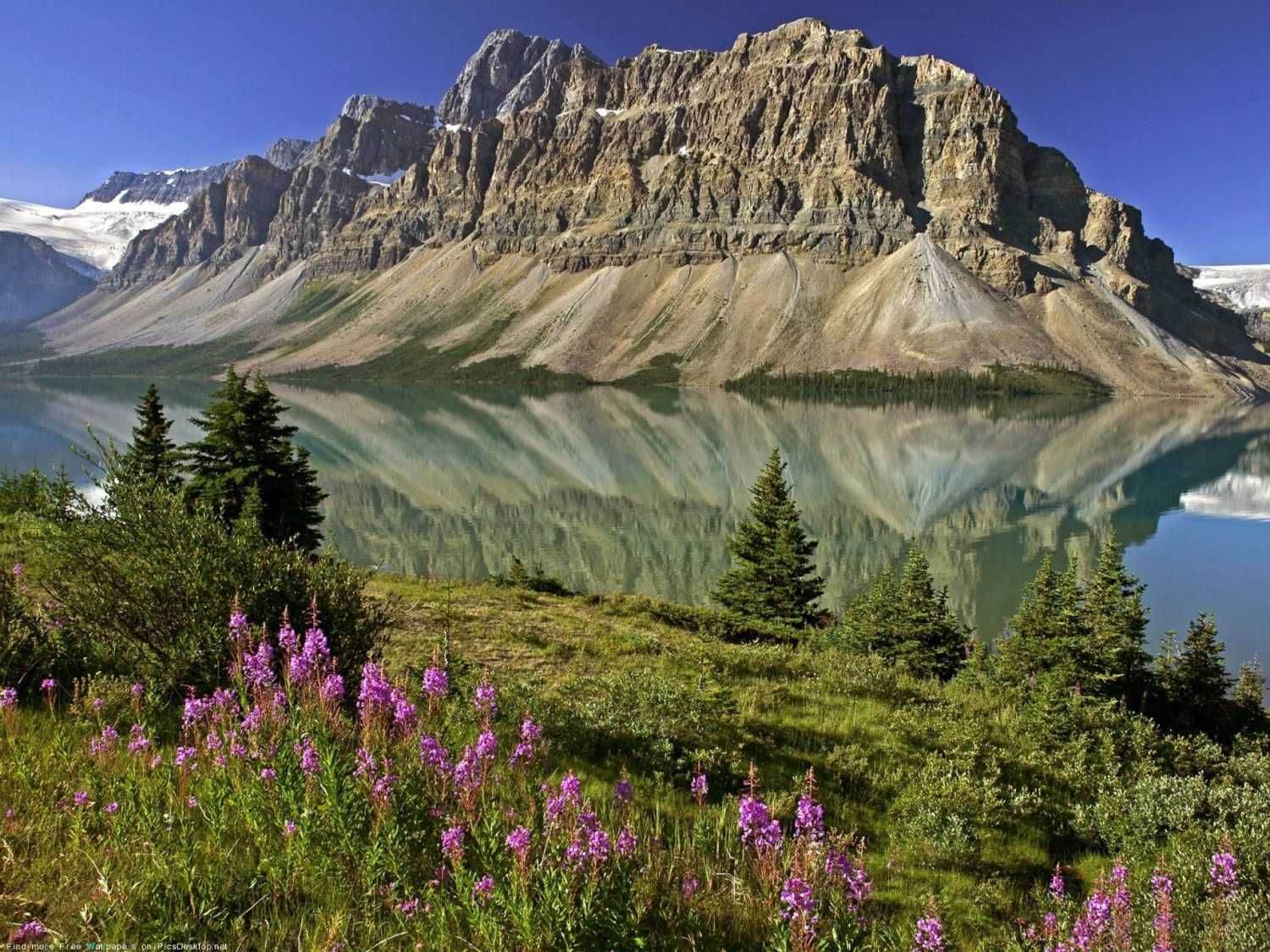 Озеро в Канаде