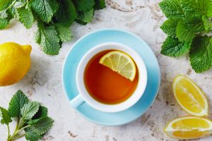 Чай с лимоном и мята