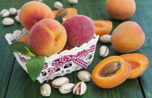 Абрикосы и персики