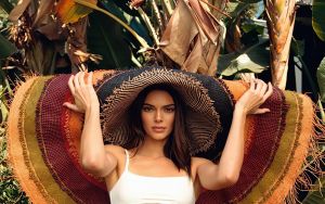 Девушка в сомбреро