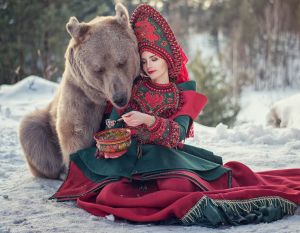 Русская девушка и медведь
