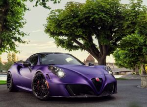 Фиолетовая Alfa Romeo