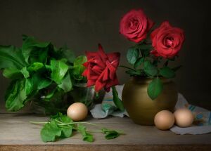 Розы, яйца и шпинат