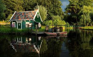 Зеленый домик