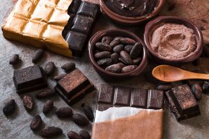 Шоколад и какао бобы