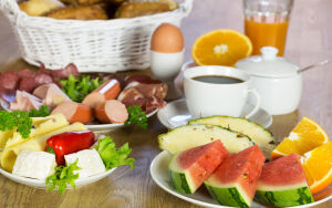 Мяско и фрукты