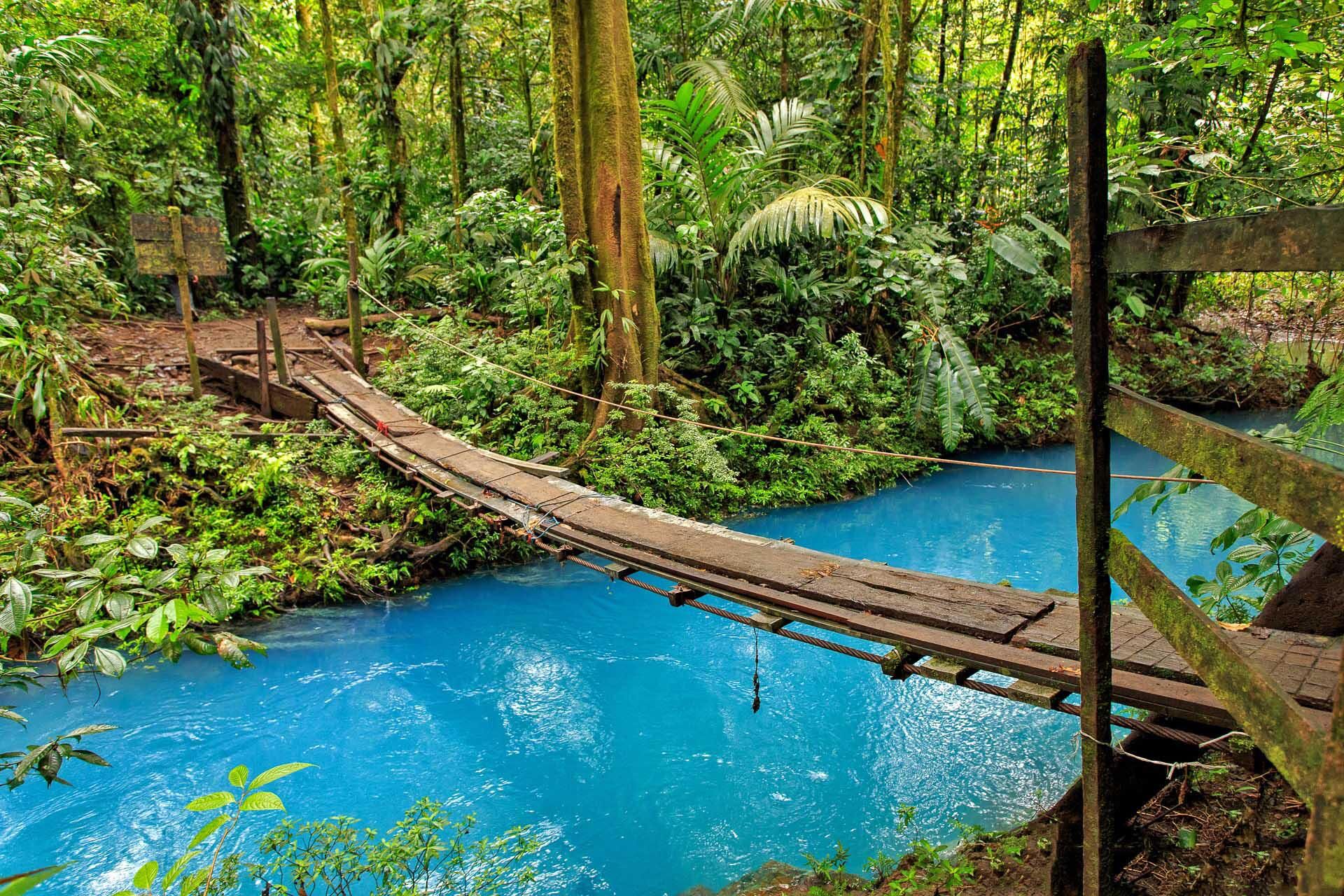 Голубая река. Река Селесте Коста-Рика. Рио Селесте Коста Рика. Коста Рика природа. Коста Рика голубая река.