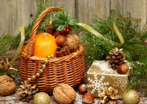 Орехи в корзинке