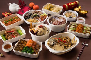 Азиатская еда на столе