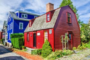Красный и синий дом