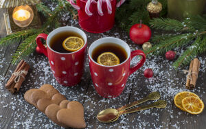 Чай с лимоном и печенье