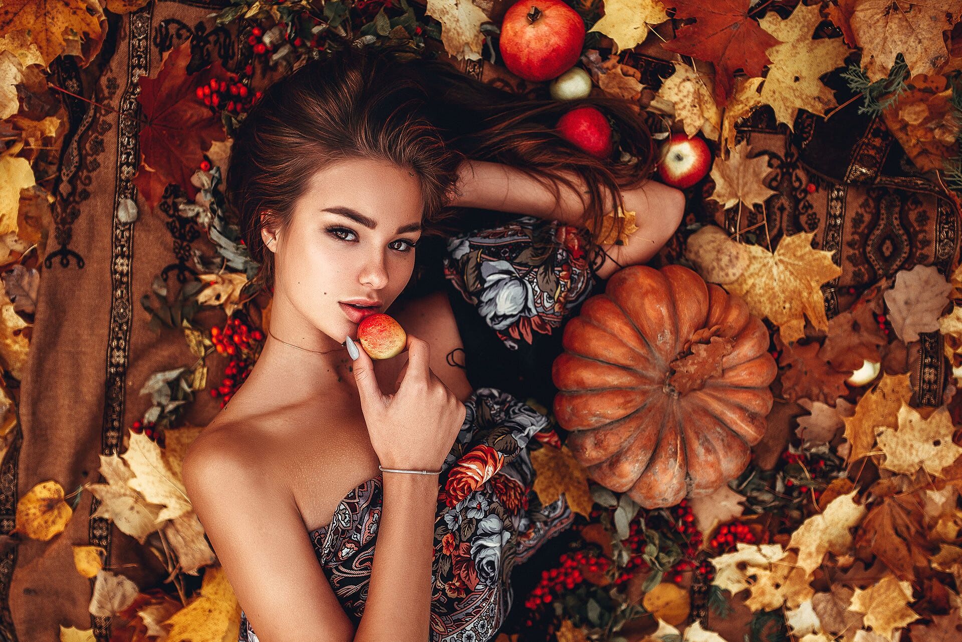 Осень и девушка