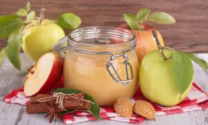 Банка яблочного джема