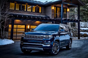 Джип у дома