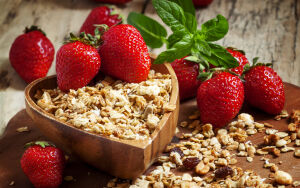 Клубника и мюсли