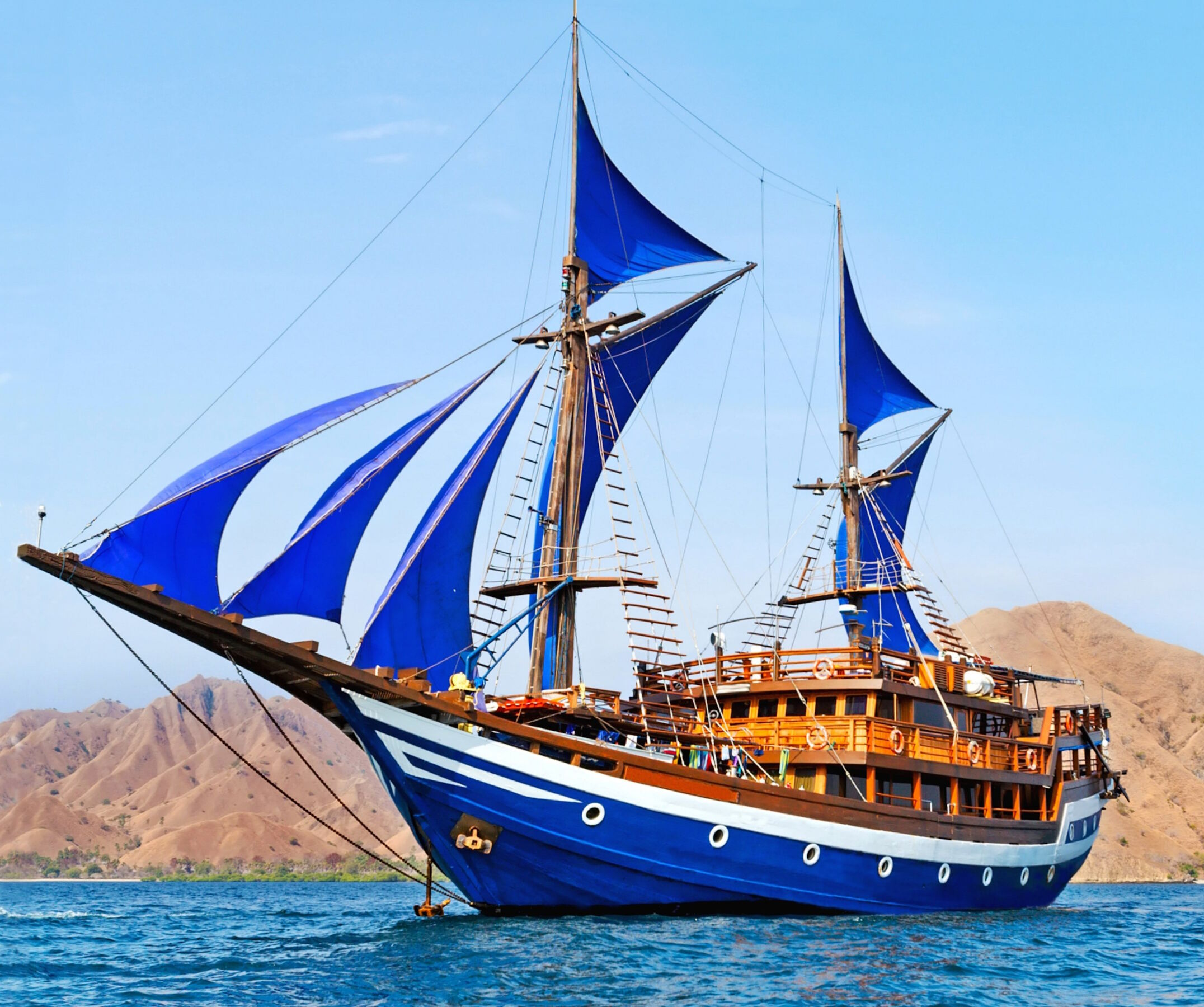 Корабль с синими парусами
