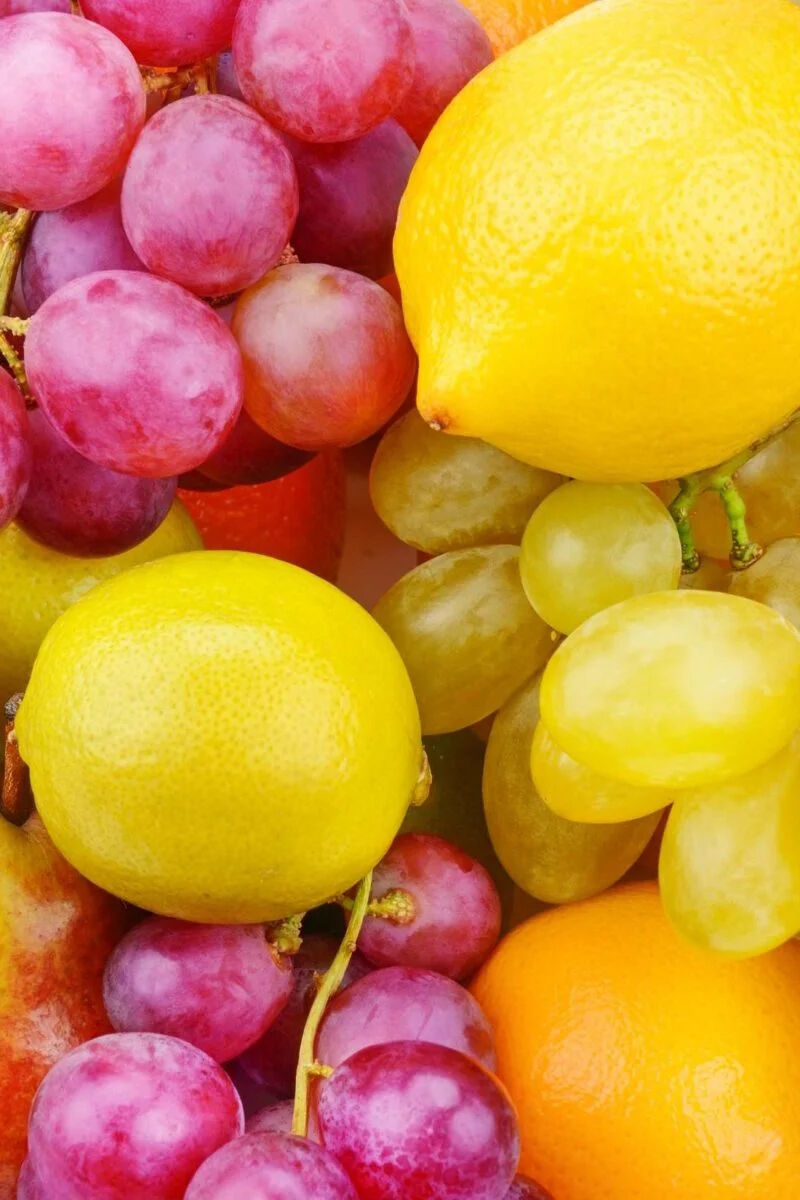 Виноград с лимонами