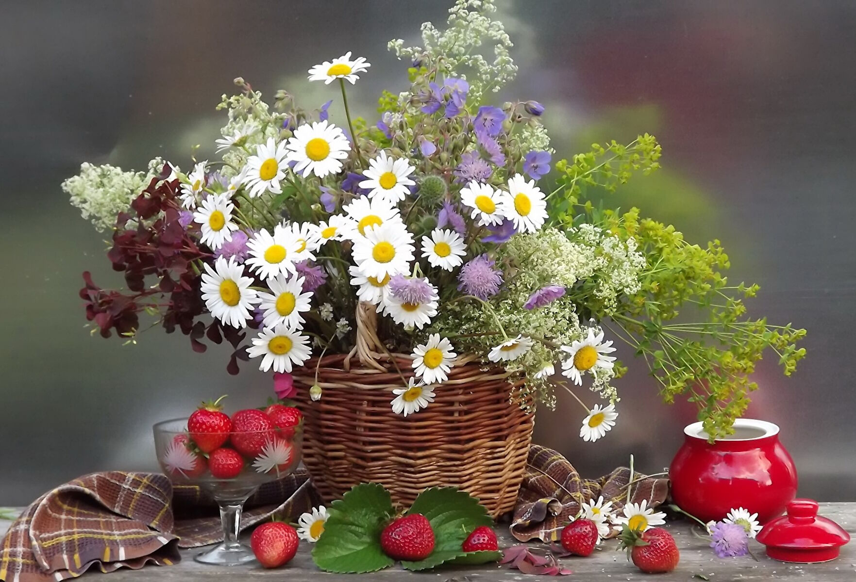 Хорошего дня последних дней лета. Букет полевых цветов. Красивый летний букет. Красивый букет полевых цветов. Полевые цветы в корзинке.