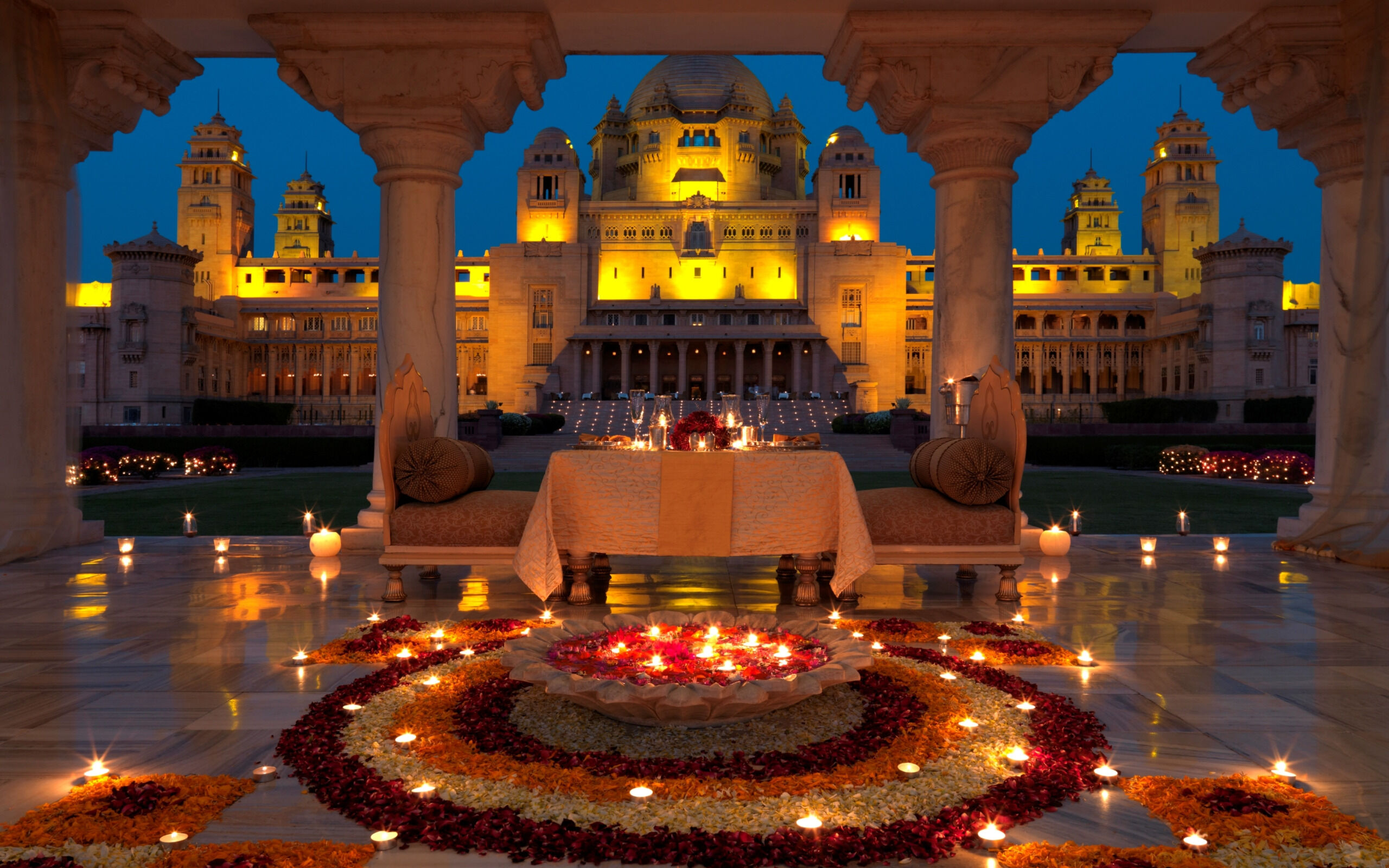 Умайд-Бхаван Джодхпур. Дворец Умайд Бхаван. Умайд Бхаван Раджастан Индия. Дворец Умайд Бхаван в Джодхпуре. Восточное время вечер