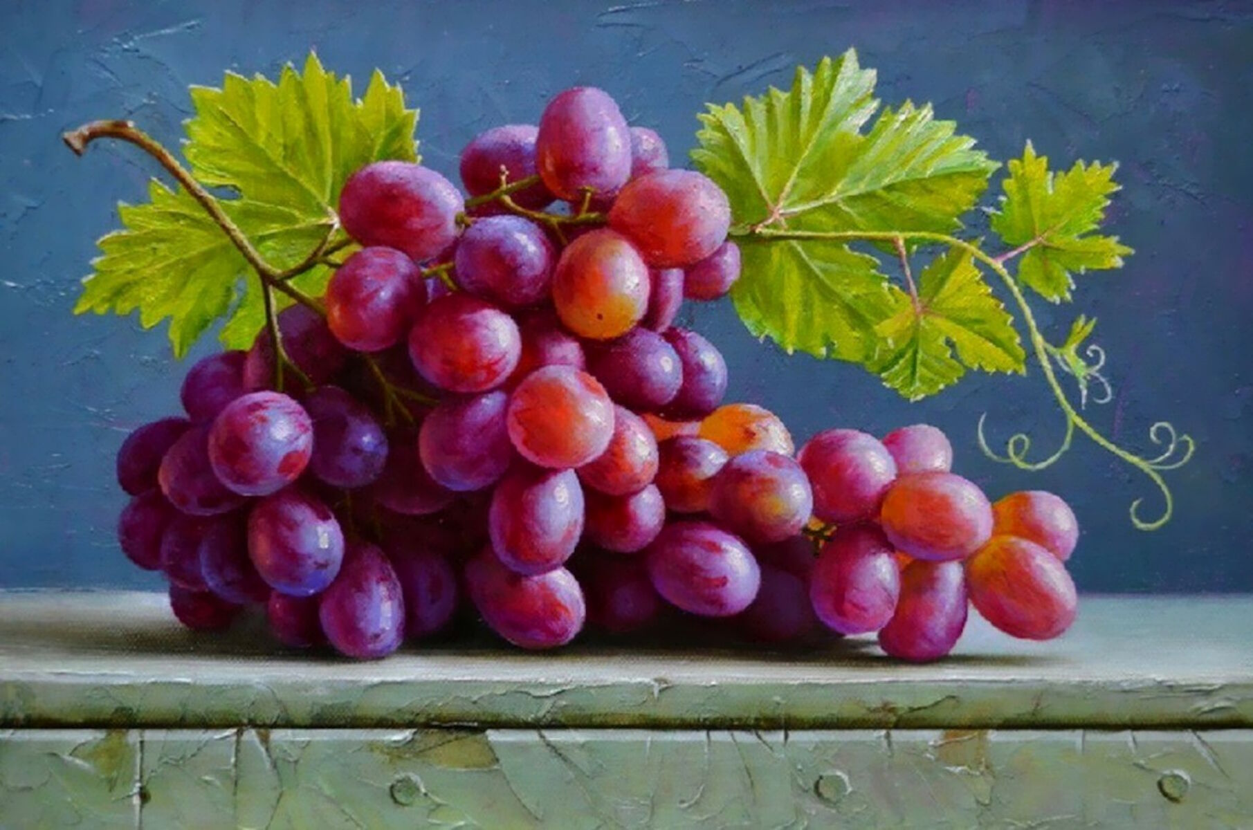 Гроздь винограда на столе