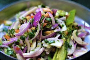 Луковый салат