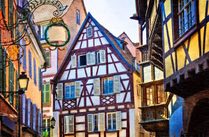 Строгие дома