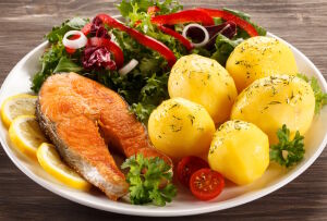 Картошка с форелью
