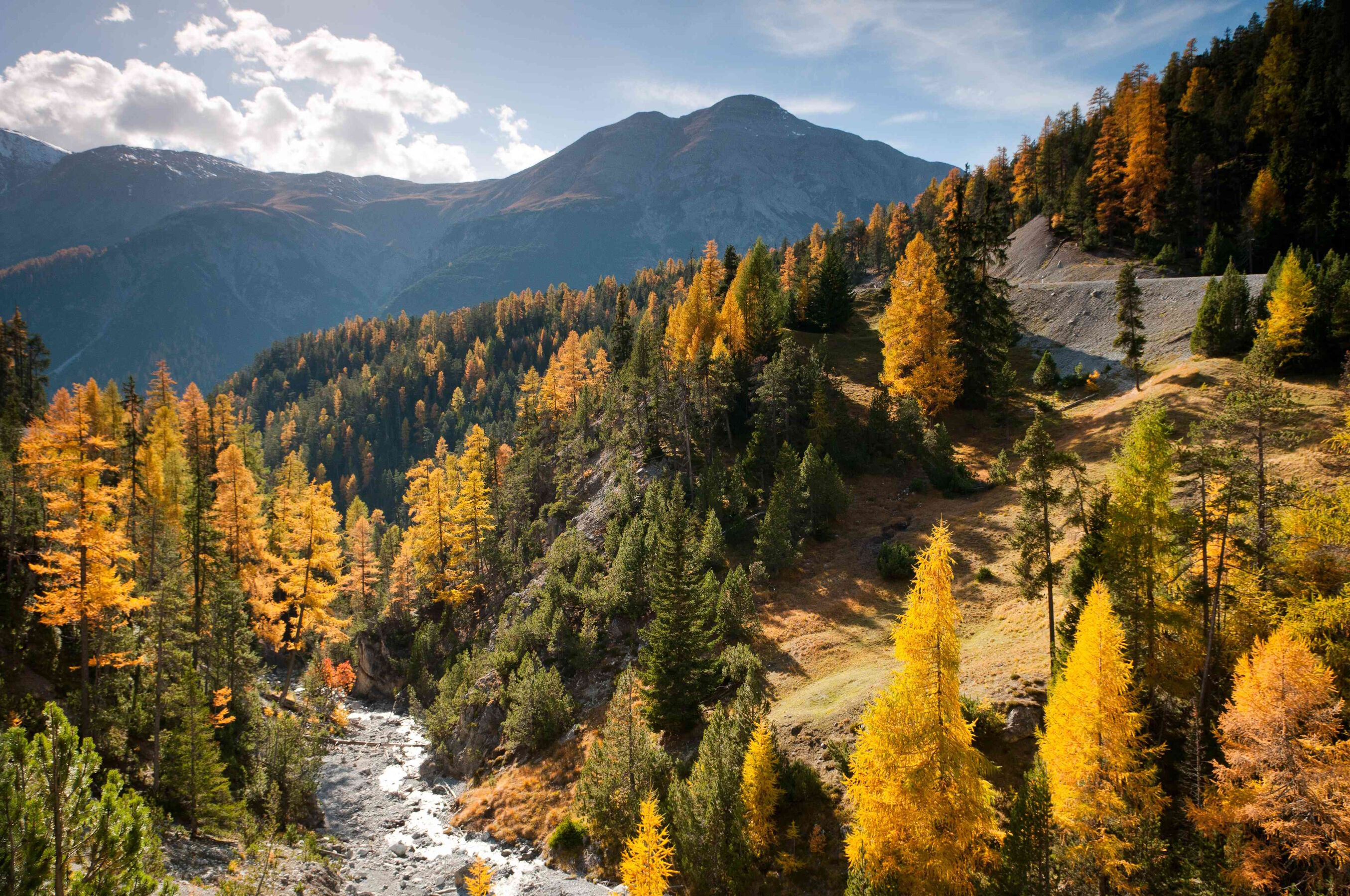 Красивая осень в горах