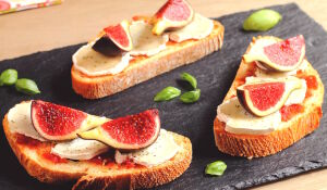 Тосты с инжиром