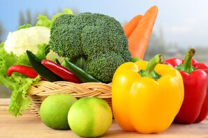 Свежие овощи на столе