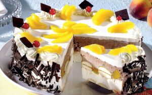 Торт с персиком