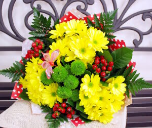 Желтый букет хризантем