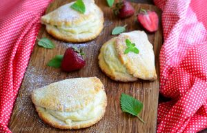 Сочники с клубникой