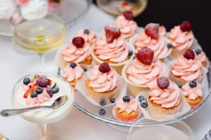 Пирожные с клубникой