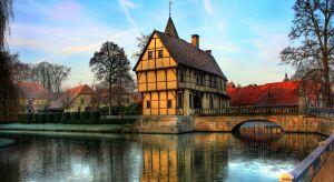 Тимберфрейм дом на берегу реки