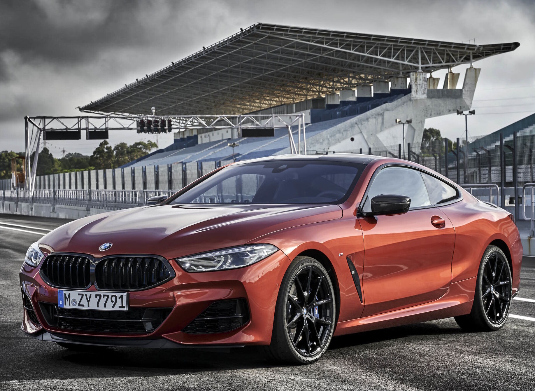 Bmw красный
