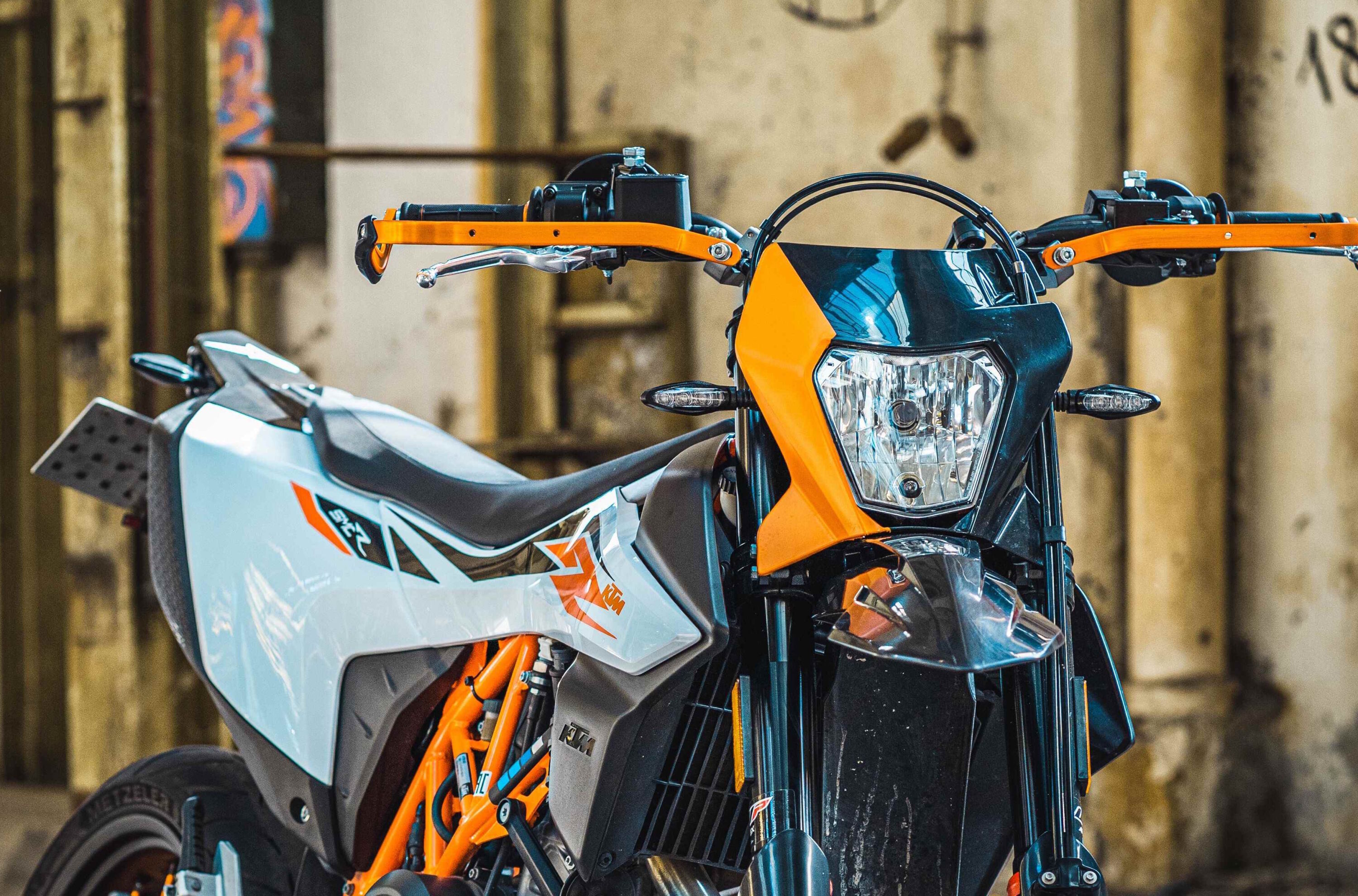 Мотоцикл ktm smc 690
