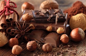 Шоколад с орехами и пряности
