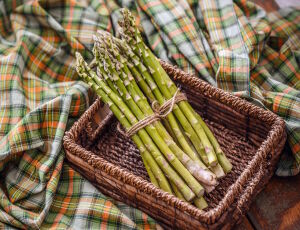 Спаржа и ткань