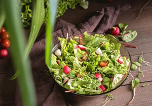 Салат с редиской