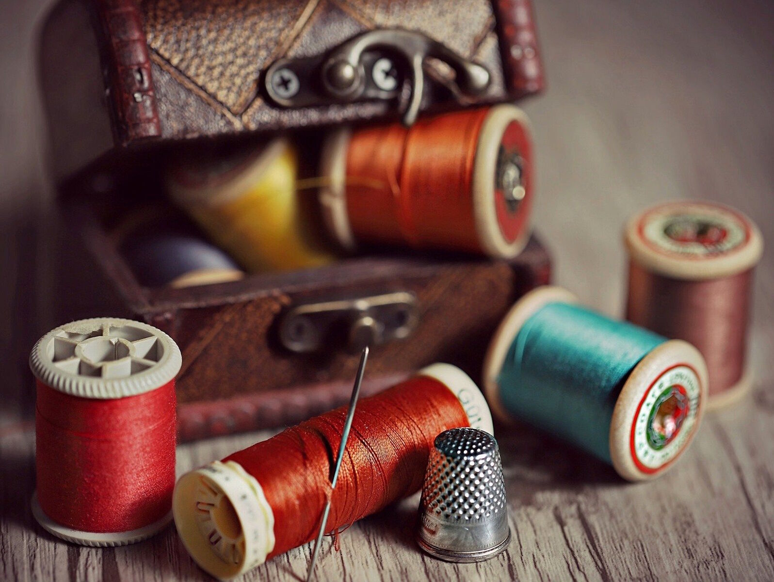 Нитки и наперсток