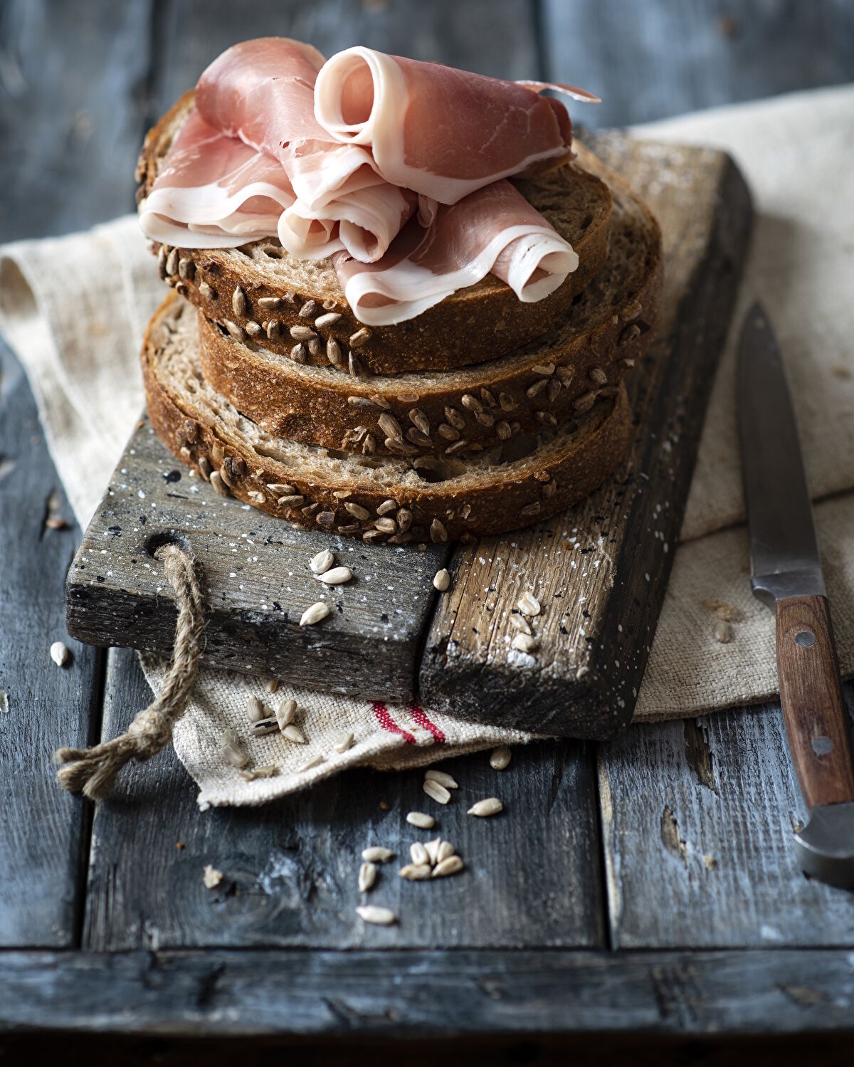 Деревенский хлеб с ветчиной