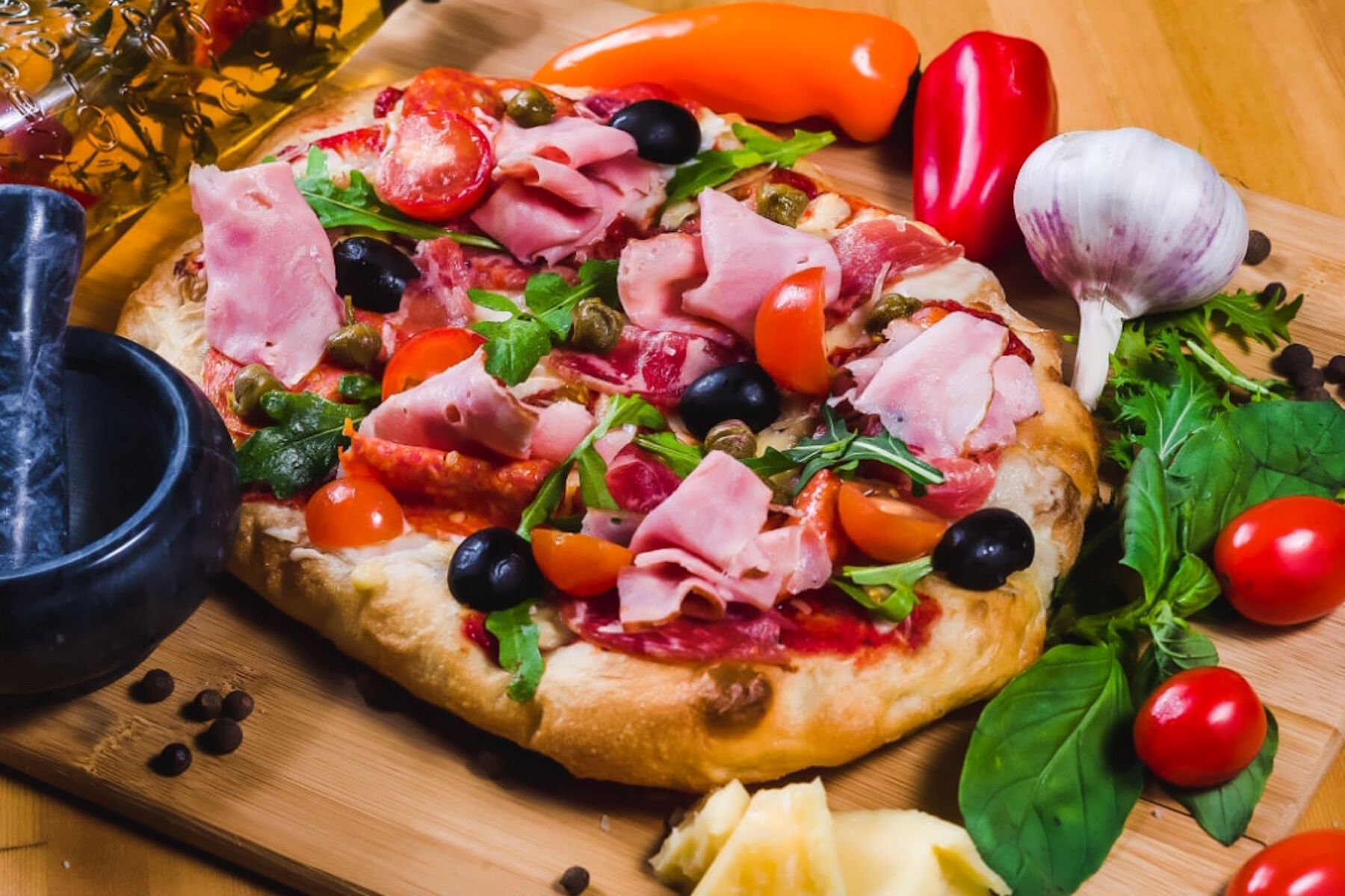 Пицца мясная ассорти
