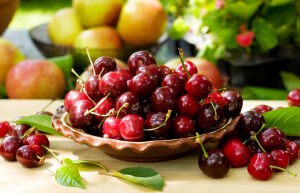 Ягодки вишни