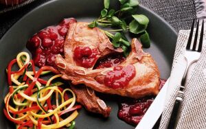 Стейк с клюквой