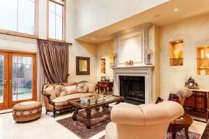 Гостевая с высоким потолком