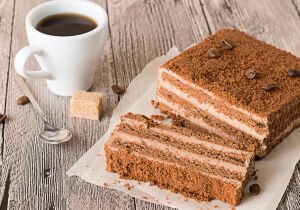 Медовик с кофе