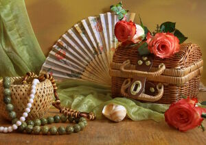 Розы и веер