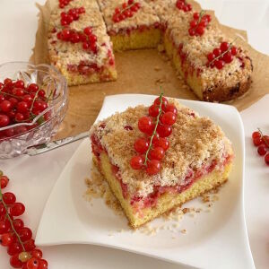 Песочный пирог со смородиной