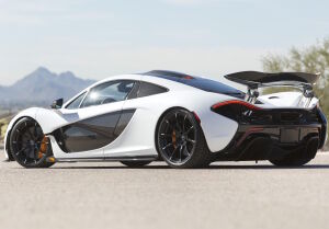 McLaren P1 белая